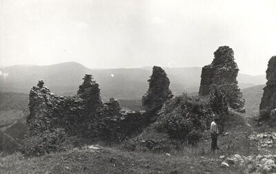 Modruš (Josipdol) - Srednjovjekovni grad, zidine