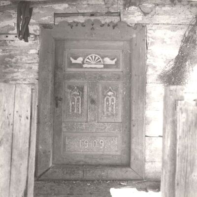 Ribnica - Gospodarska zgrada, vrata