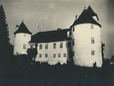 Bisag - dvor, pročelje