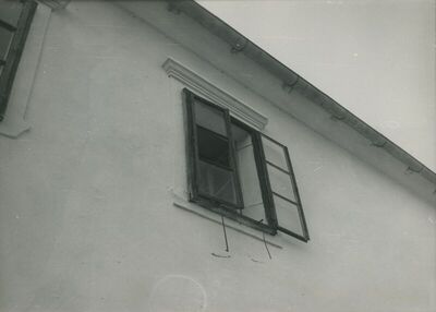 Velika Ves (Krapina) - Dvorac Popovec (Kulmer), prozor s natprozornikom
