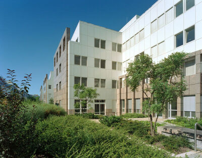 Sveučilišni centar UZA II - Geološki, Farmaceutski i Ekonomski fakultet, Althanstrasse - Augasse 2-4, Beč