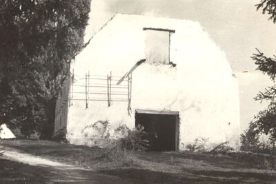 Slavetić - Dvorac Oršić, gospodarska zgrada