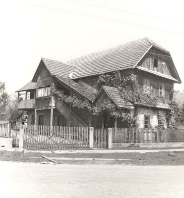 Mraclin - Tradicijska kuća, ulazno i zabatno pročelje