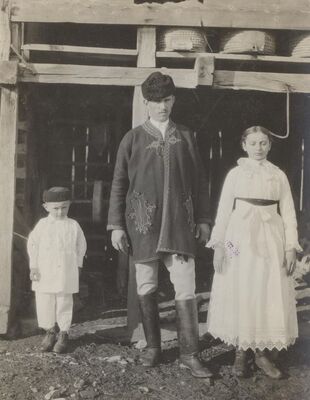 Cvetković - Mještani u narodnoj nošnji