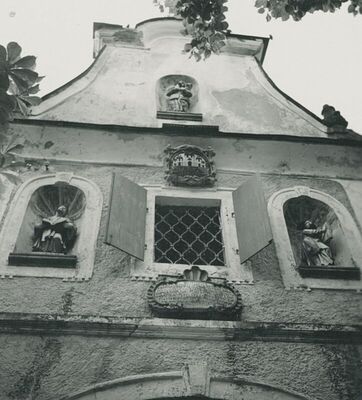 Trški Vrh (Krapina) - Zavjetna crkva Majke Božje Jeruzalemske, vanjština, detalj