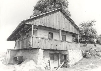 Golubići - Tradicijska kuća, uzdužno i zabatno pročelje