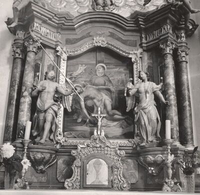 Kloštar Ivanić - Župna crkva Uznesenja Blažene Djevice Marije, detalj oltara Pietà