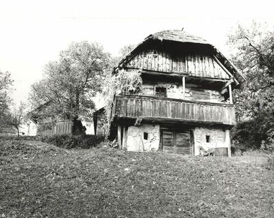 Martinski Vrh (Ribnik) - Tradicijska kuća, zabatno pročelje