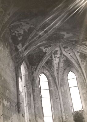 Kloštar Ivanić - Crkva sv. Ivana Krstitelja, detalj unutrašnjosti svetišta