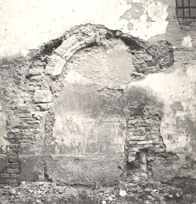 Križ - Župna crkva sv. Križa, detalj južnog pročelja