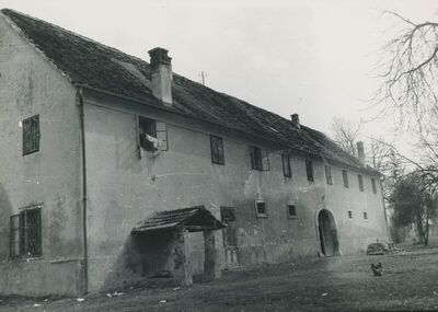 Dvorac Oroslavje Donje (Oroslavje), gospodarska zgrada