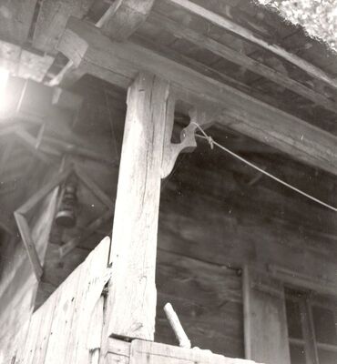 Kuče - Tradicijska drvena prizemnica, detalj trijema