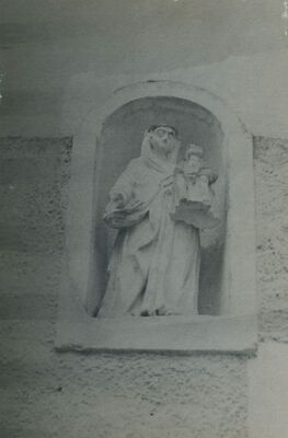 Varaždinske Toplice- kip sv. Ane s Marijom u niši