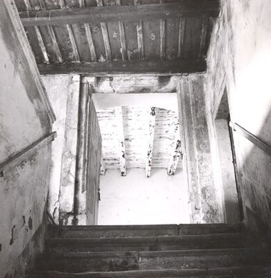 Slavetić - Dvorac Oršić, predvorje prvog kata