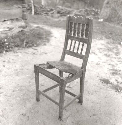 Lukinić Brdo - Drveni stolac