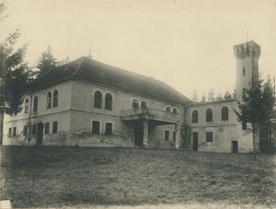 Slanje - dvorac Ernušta Beroldingena, pročelje