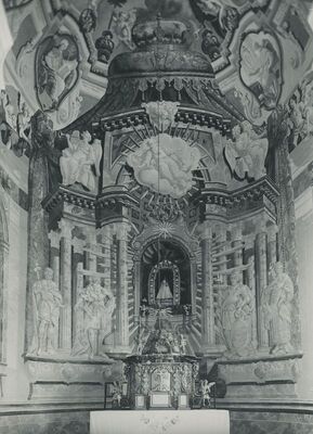 Žarovnica (Lepoglava) - Crkva sv. Jelene, glavni oltar