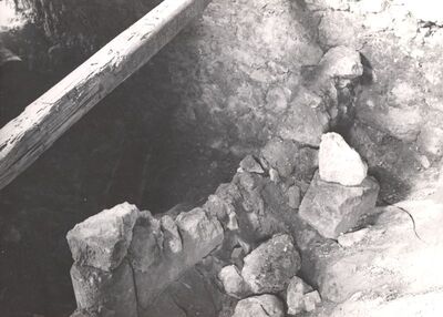 Samobor - Stari grad, pregradni zid u kripti