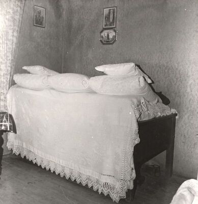 Suša - Tradicijska kuća, krevet