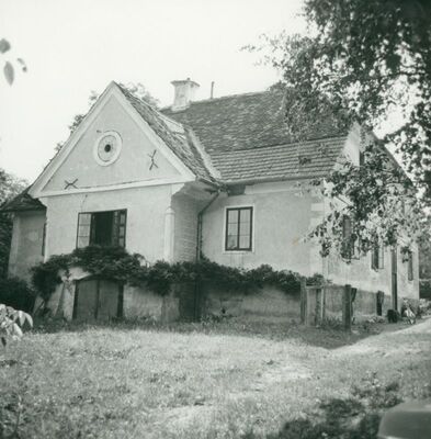 Mirnovec - Kurija Mirnovec, bočno pročelje