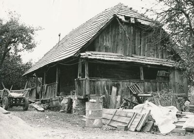 Grdun (Ozalj) - Tradicijska kuća, zabatno i ulazno pročelje