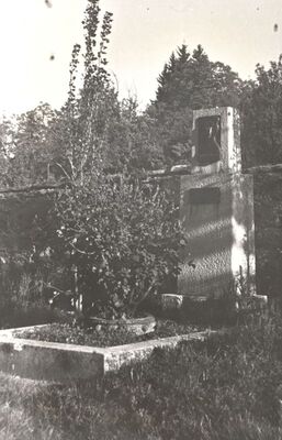 Samobor - Nadgrobni spomenik Ljubice Cantilly