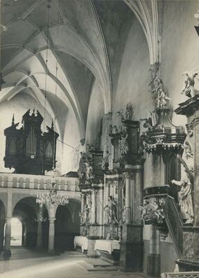 Lepoglava - Crkva Bogorodice, pogled na sjeverozapadni dio lađe s pjevalištem u pozadini