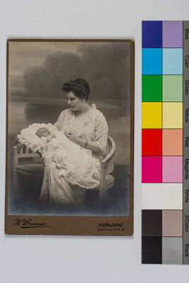 Irena Mažuranić s prvim sinom Ivanom Vladimirom