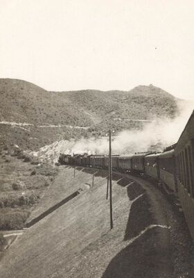 Plaški - Željeznička pruga, grad Frankopana u daljini