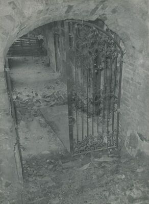 Dvorac Oroslavje Gornje (Oroslavje), unutrašnjost, ruševina