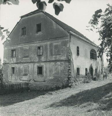 Pišćanovec - jednokatna kurija, pročelje