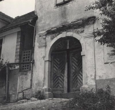 Brlog Ozaljski (Kamanje) - Stari grad, ulazna vrata