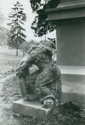 Gornji Laduč - Dvorac Vraniczany, plastika zmaja