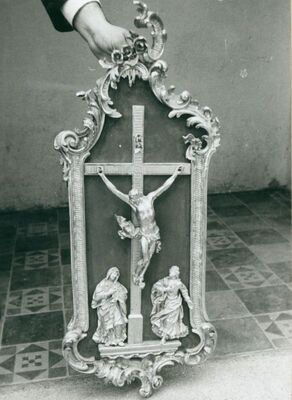 Krašić - Crkva Presvetog Trojstva, reljef 