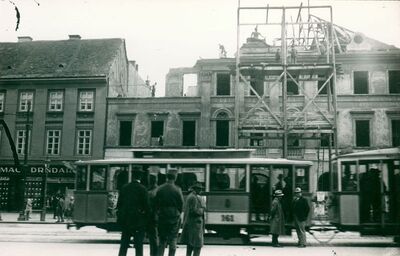 Zagreb - Trg bana Jelačića, rušenje velike kavane