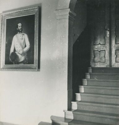 Trakošćan - dvor, predvorje biblioteke sa portretom Jurja Draškovića