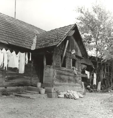 Ščitarjevo - Tradicijska kuća, trijem