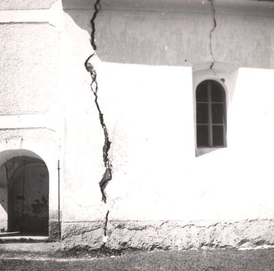 Pećno - Crkva Uspenija presvete Bogorodice, detalj južnog pročelja