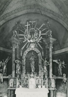 Križovljan Radovečki - župna crkva Uzvišenja sv. Križa, oltar Blažene Djevice Marije