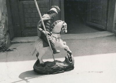 Vrhovac (Ozalj) - Kip sv. Jurja na konju