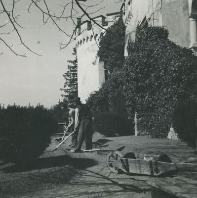 Trakošćan - fasada, terasa sa jugozapadnom kulom