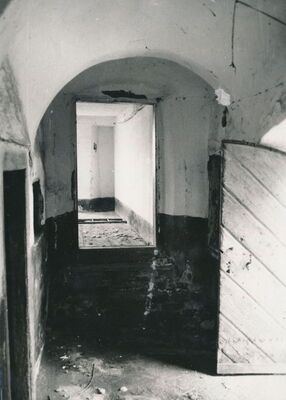 Vrhovac (Ozalj) - Plepelić dvor, unutrašnjost kod glavnih vrata