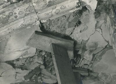 Lepoglava - Bivša pavlinska crkva sv. Marije, detalj velikog oštećenja na svodu