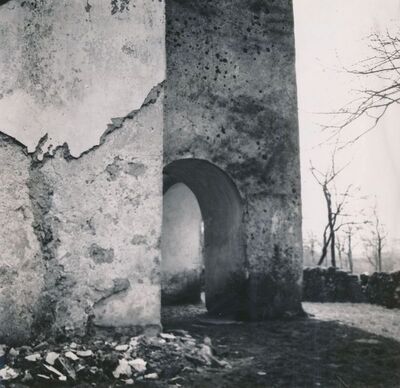 Trg (Ozalj) - Crkva Svih Svetih, detalj pročelja