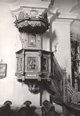 Kloštar Ivanić - Župna crkva Uznesenja Blažene Djevice Marije, propovjedaonica