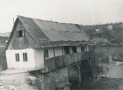 Rastoke (Slunj) - Kuća, uže i dulje pročelje