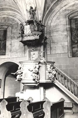 Križ - Župna crkva sv. Križa, propovjedaonica