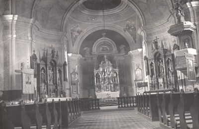 Posavski Bregi - Crkva sv. Maksimilijana, pogled prema svetištu