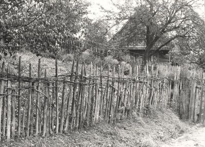 Donji Hruševec - Ograda