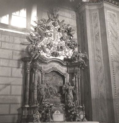 Kloštar Ivanić - Crkva Uznesenja Blažene Djevice Marije, oltar Majke Božje od sedam žalosti